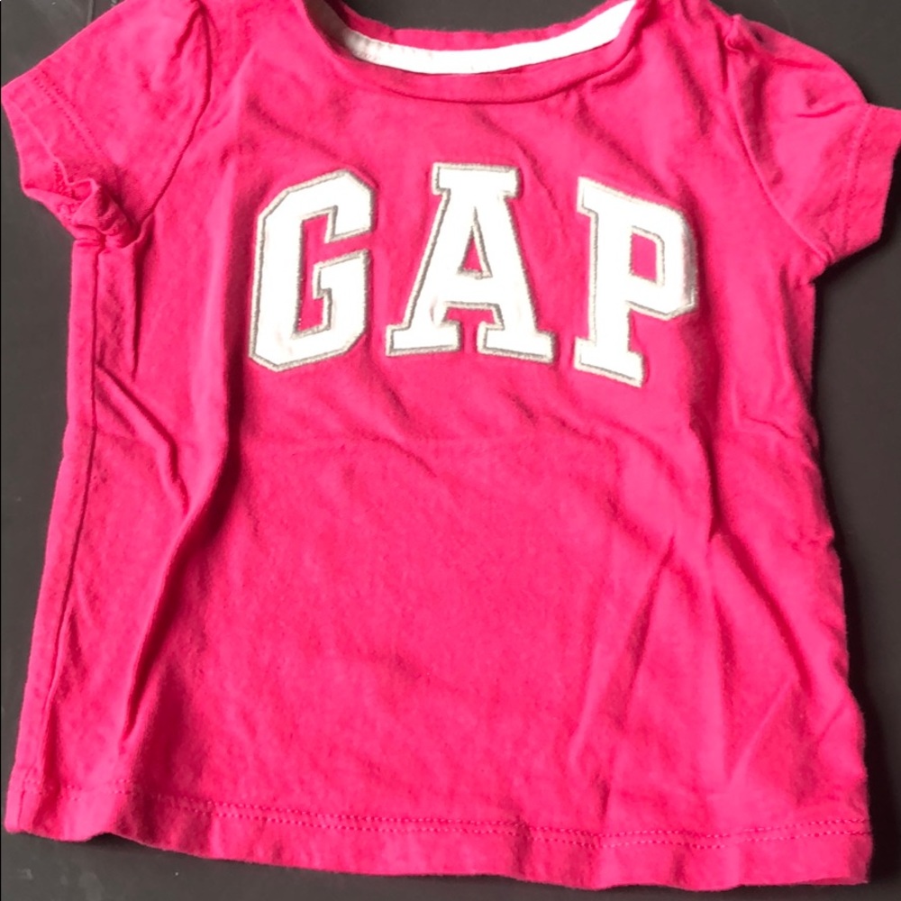 Gap T-shirt